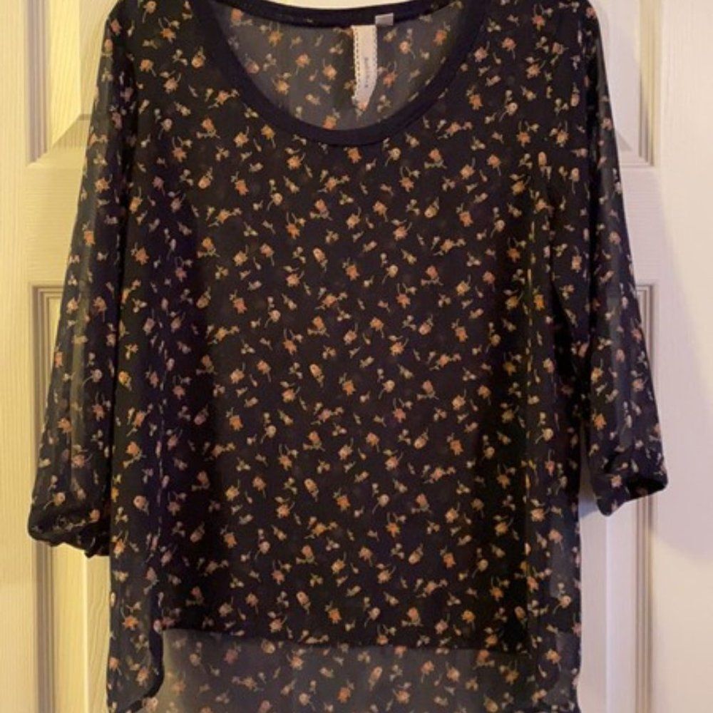 Robin K sheer tee M‎ - Picture 4 of 5